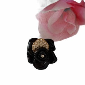 Ring black rose size: One size fits all